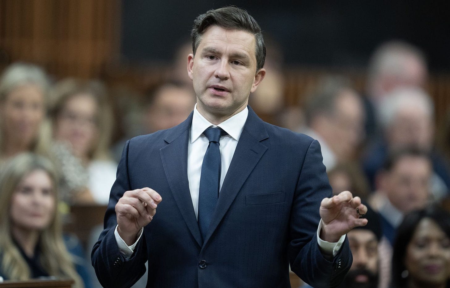 Le chef conservateur, Pierre Poilievre, dépose une première motion pour  faire tomber le gouvernement Trudeau | Le Devoir