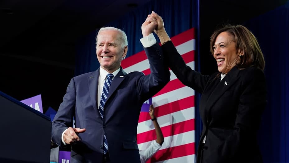 Democratic donors push Biden to drop out, as Kamala Harris events fill up