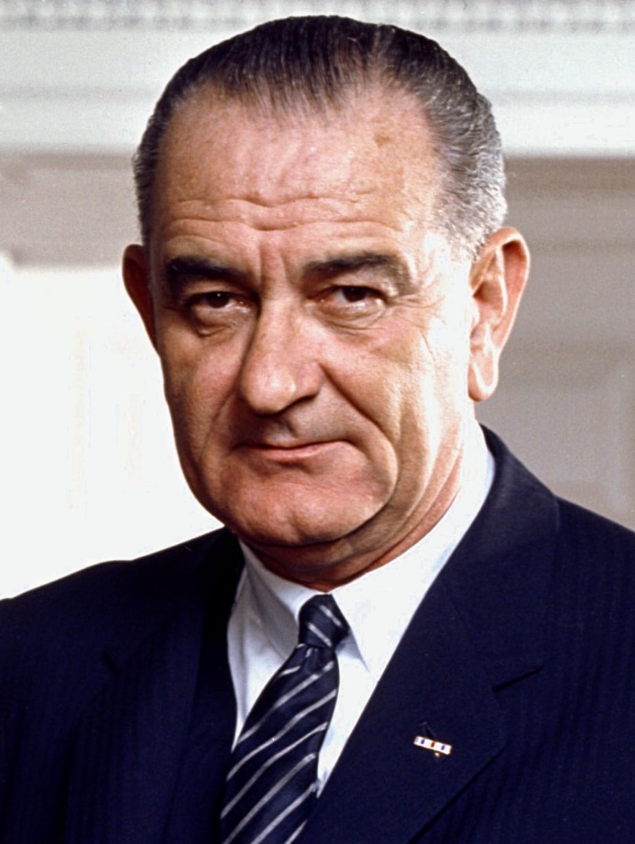 https://upload.wikimedia.org/wikipedia/commons/c/c3/37_Lyndon_Johnson_3x4.jpg