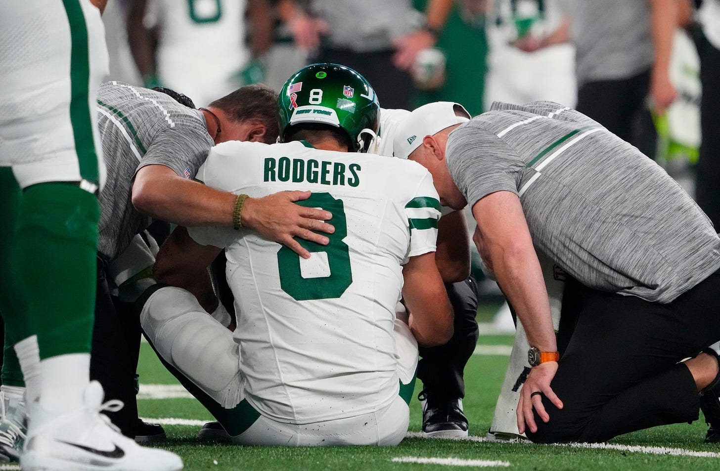 New York Jets’ Quarterback Aaron Rodgers Suffers Potential Season-Ending ACL Injury