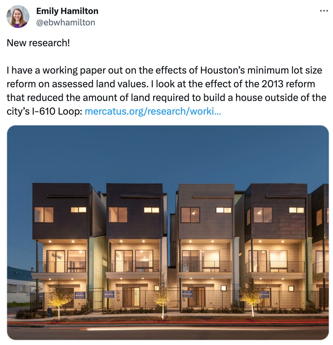  Emily Hamilton @ebwhamilton New research!  I have a working paper out on the effects of Houston’s minimum lot size reform on assessed land values. I look at the effect of the 2013 reform that reduced the amount of land required to build a house outside of the city’s I-610 Loop: https://mercatus.org/research/working-papers/effects-minimum-lot-size-reform-houston-land-values