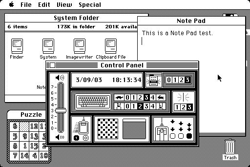 La schermata del desktop di System 1, la prima versione di Apple Macintosh