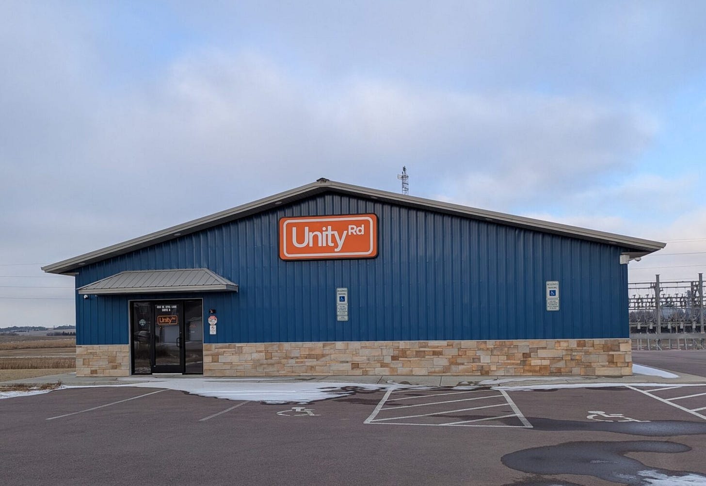 Unity Rd., a medical cannabis dispensary in Hartford, closed in November. (John Hult/South Dakota Searchlight)