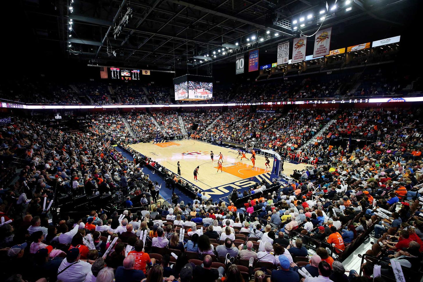 Mohegan Sun open to hosting a college basketball bubble