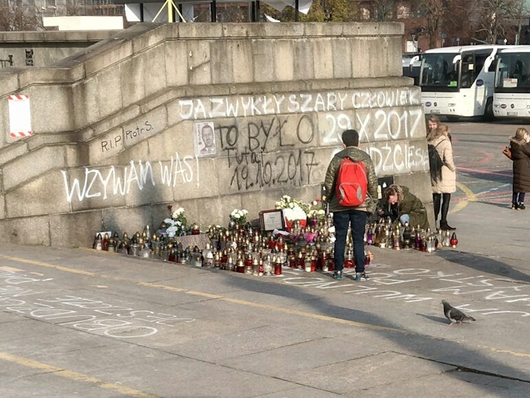 File:Place of self-immolation of Piotr Szczęsny.jpg