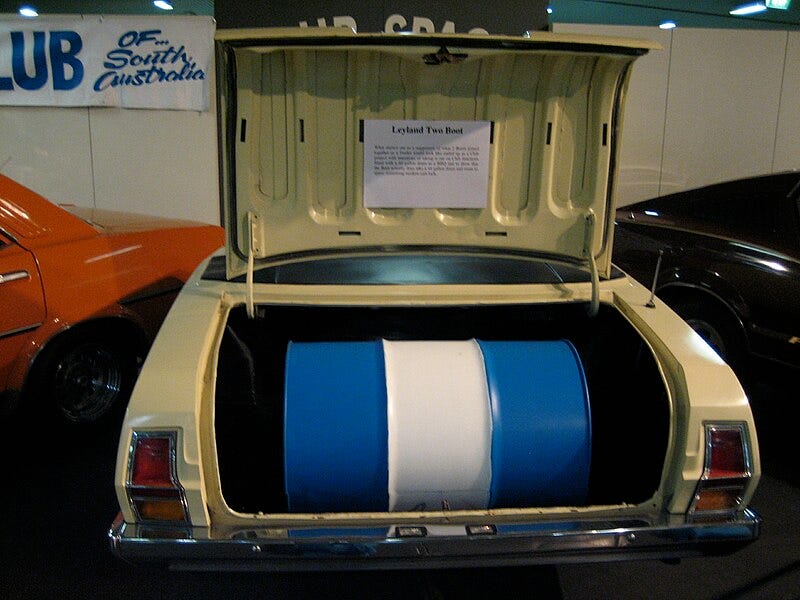 File:Leyland P76 with 44 gallon drum.JPG