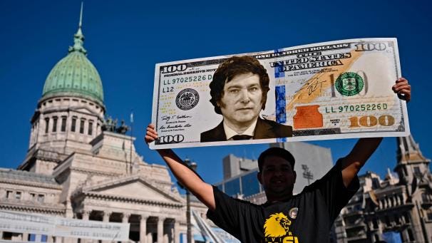 Argentine: le gouvernement Milei annonce une dévaluation du peso de plus de  50% - Le Soir