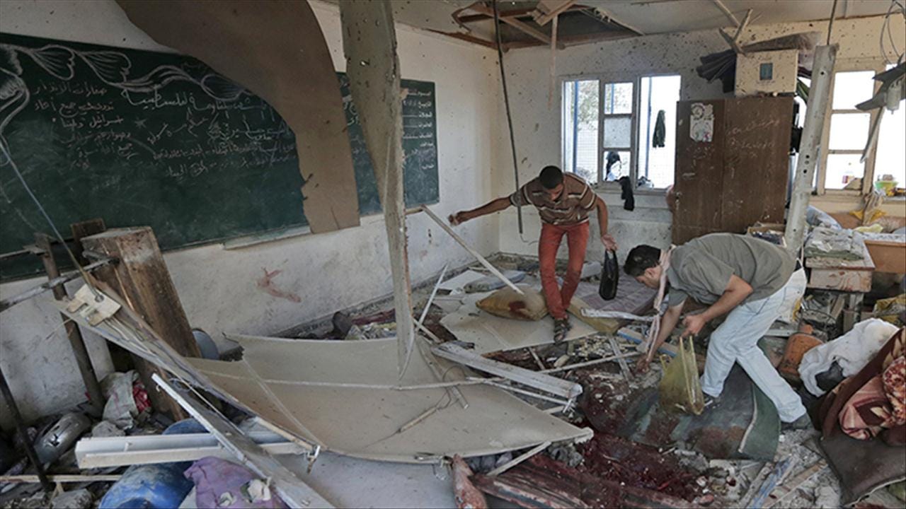 Explosions Hit a Second U.N. School in Gaza