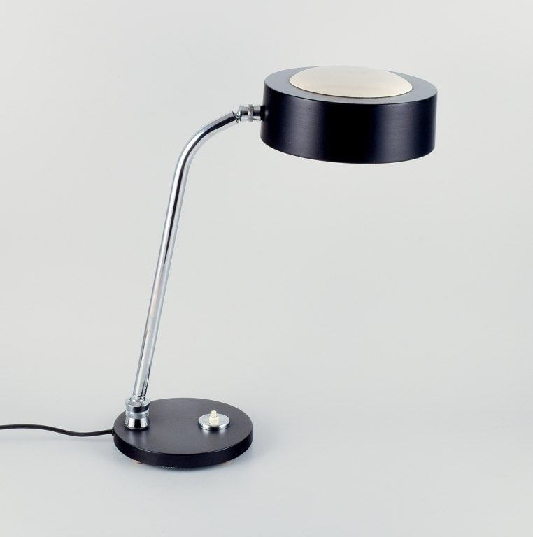 Charlotte Perriand, Jumo, French desk lamp in chrome and black lacquered metal with an adjustable