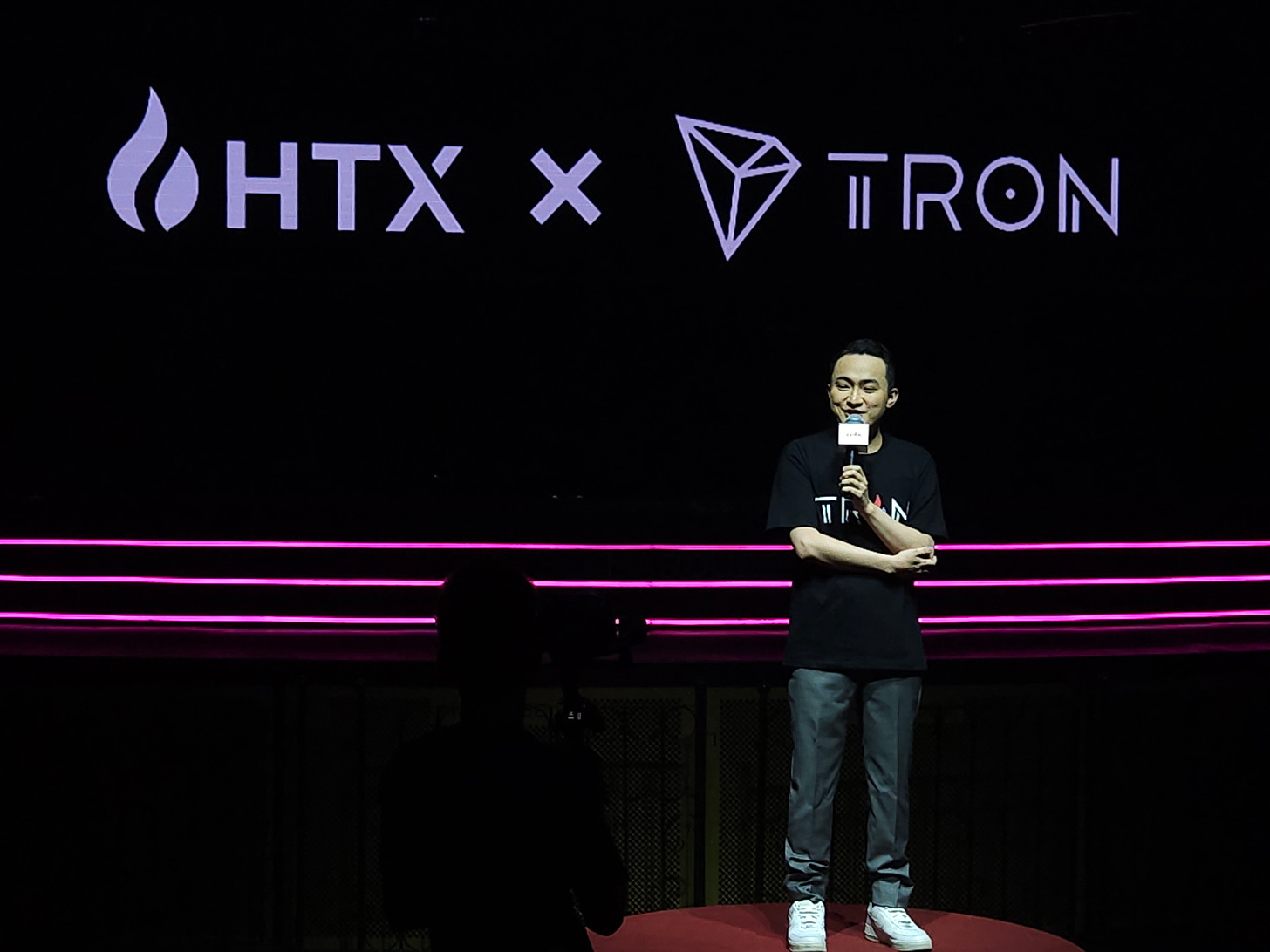Justin Sun unveils the Huobi exchange’s rebranding to HTX in Singapore on Sept. 13