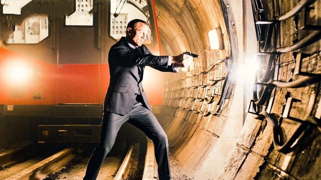 daniel craig skyfall silva escapes scene