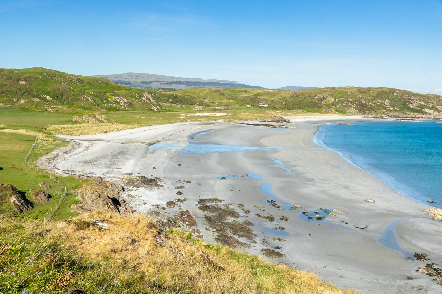 Ardalanish beach from Dùn an Fheurain, where the grass growing on rock is parched from lack of rain © Felicity Martin Ardalanish beach from Dùn an Fheurain, where the grass growing on rock is parched from lack of rain © Felicity Martin