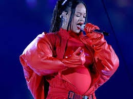 Celebs and Fans React to Pregnant Rihanna's High-Flying Super Bowl Halftime  Performance