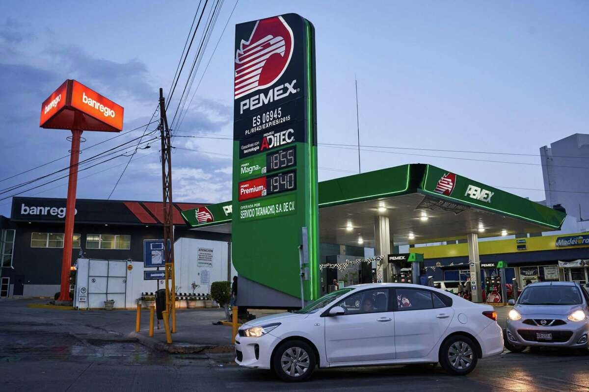 Mexico lowers pemex oil output forecast after platform woes