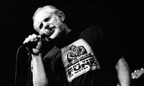 Pete Brown performing in 2001.