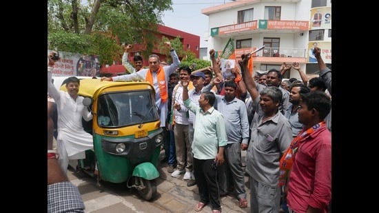 BJP candidate Sanjay Tandon during his campaign in Chandigarh on Saturday. (HT photo)