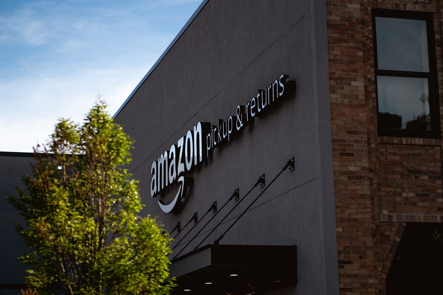 Amazon Pickup & Returns on South St. in Philadelphia