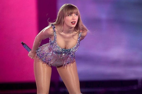 Why do people think Taylor Swift is attractive? She looks emaciated, has a  long face, no curves, no chest, and no butt. - Quora