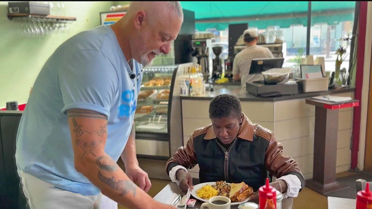 Berkeley diner provides free meals to anyone who's hungry, no questions  asked - CBS San Francisco