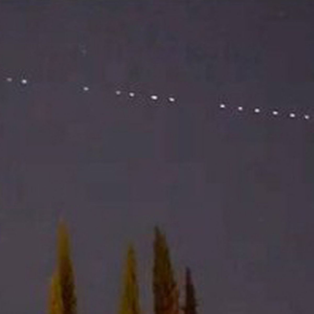 Why strange 'dots of light' in sky over West Country sparked UFO debate -  Somerset Live