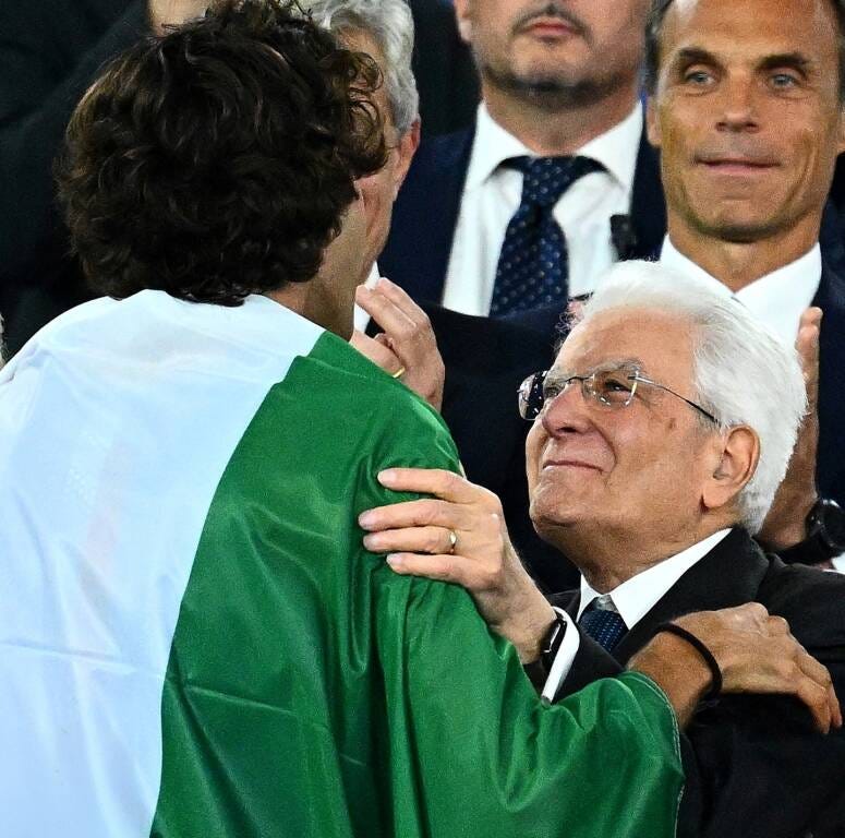 Atletica - L'Italia chiude con il botto i suoi Europei da record. Il  Presidente Mattarella ancora allo Stadio: "Ne è valsa la pena" - Castelli  Notizie