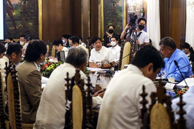 CABINET MEET President Marcos presides over a Cabinet meeting at Malacañang in this photo taken on Sept. 12, 2022. —MALACAÑANG PHOTO 