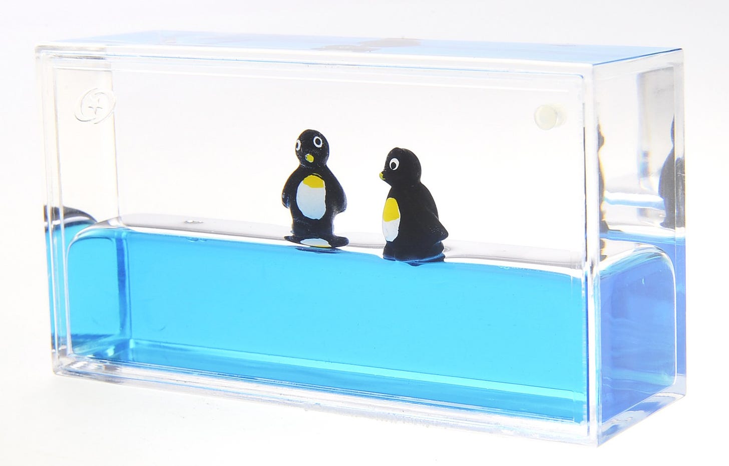 Penguin desk toy