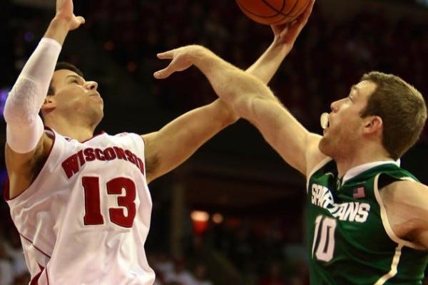 wisconsin beats michigan state ncaa 2015