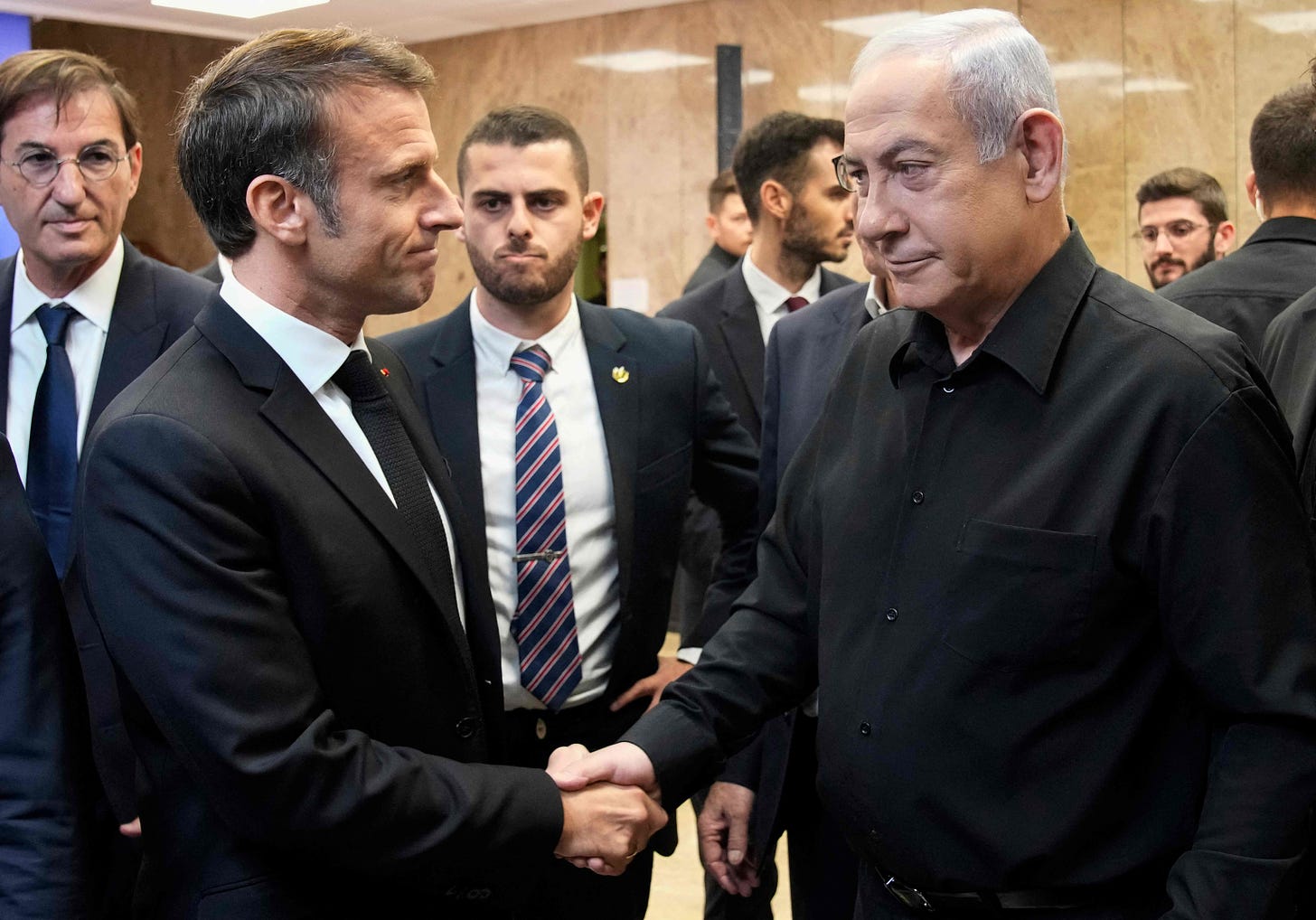 Emmanuel Macron junto a Benjamin Netanyahu, hoy, en Jerusalén.