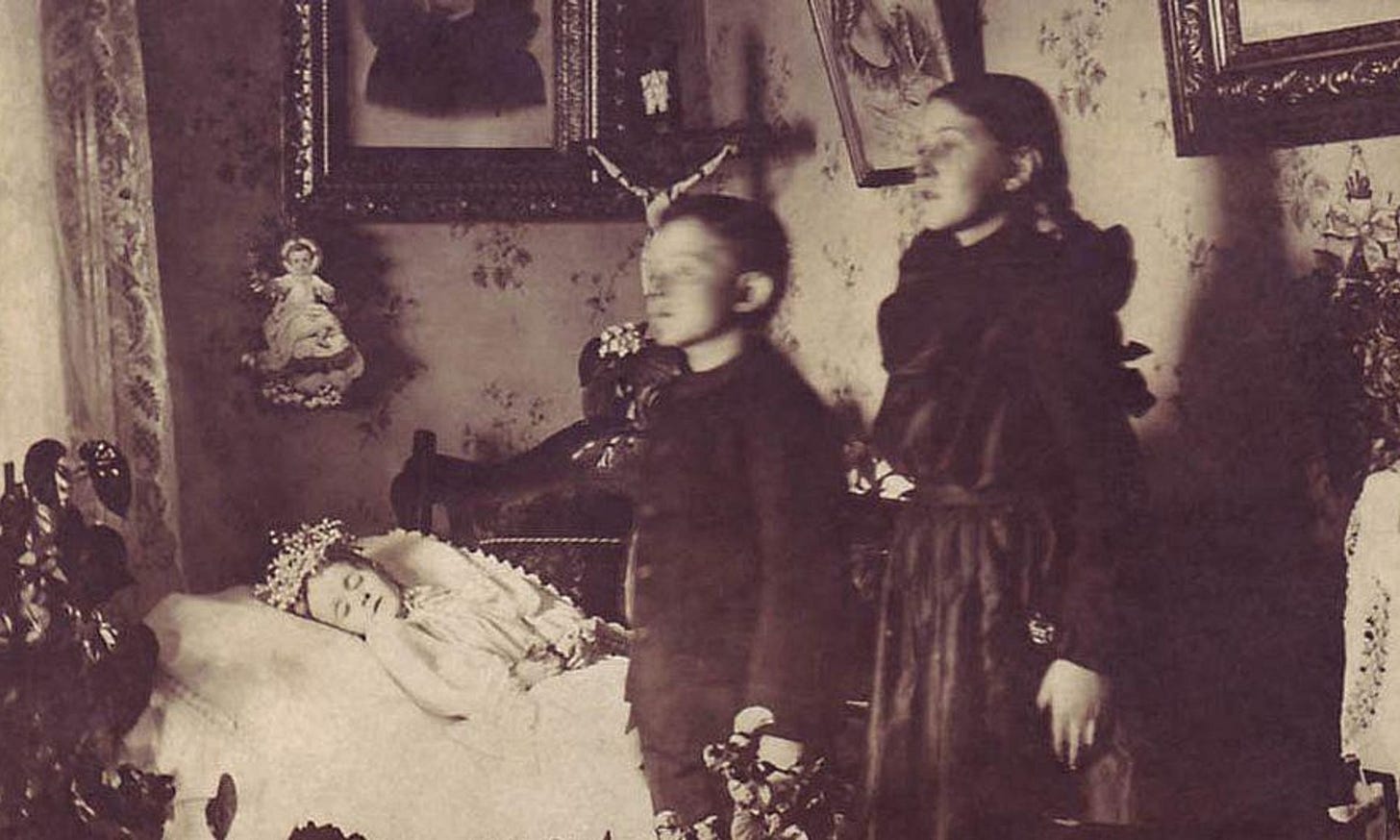 6 Sad And Strange Facts About Victorian Death Photography