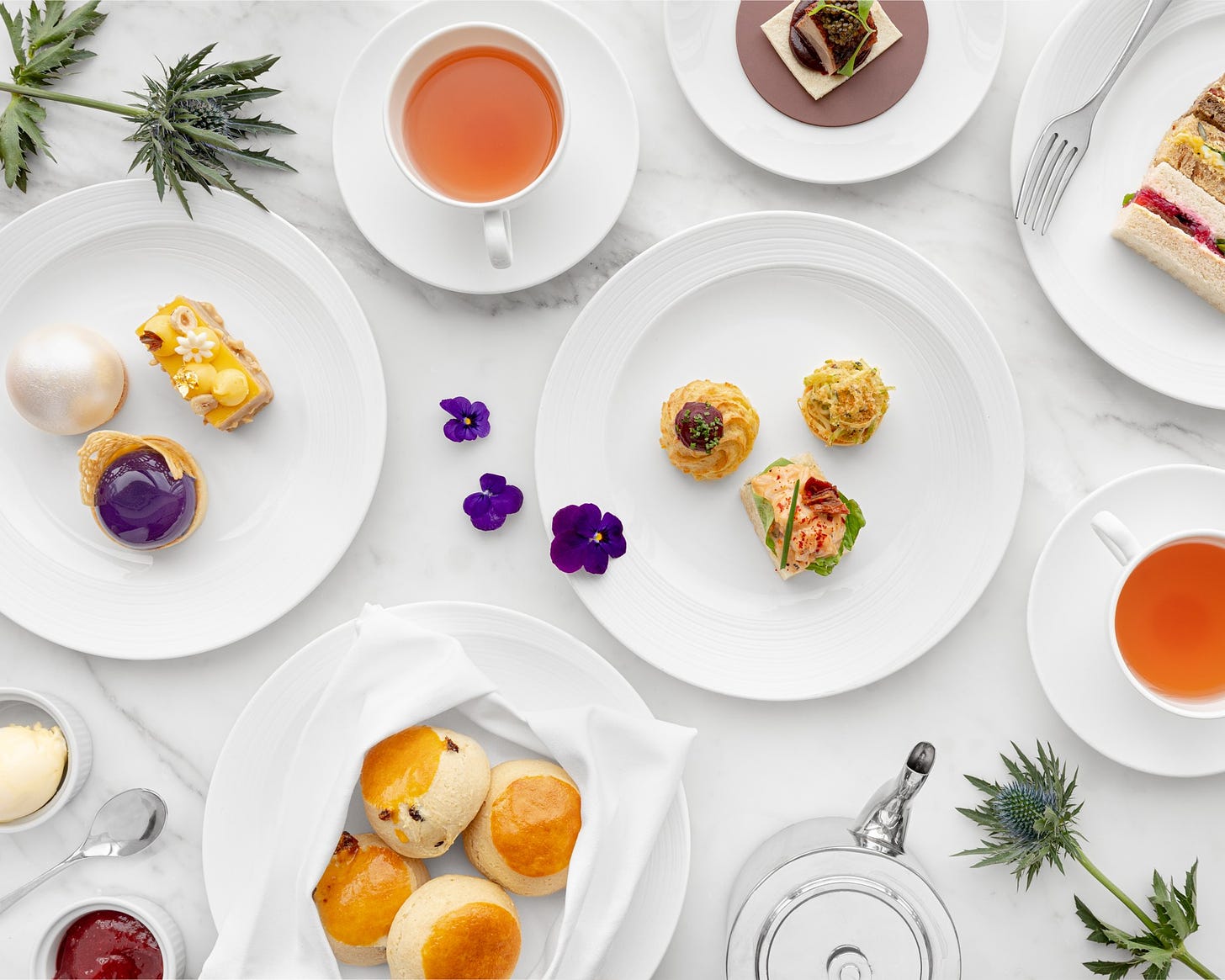 https://www.ting-shangri-la.com/afternoon-tea