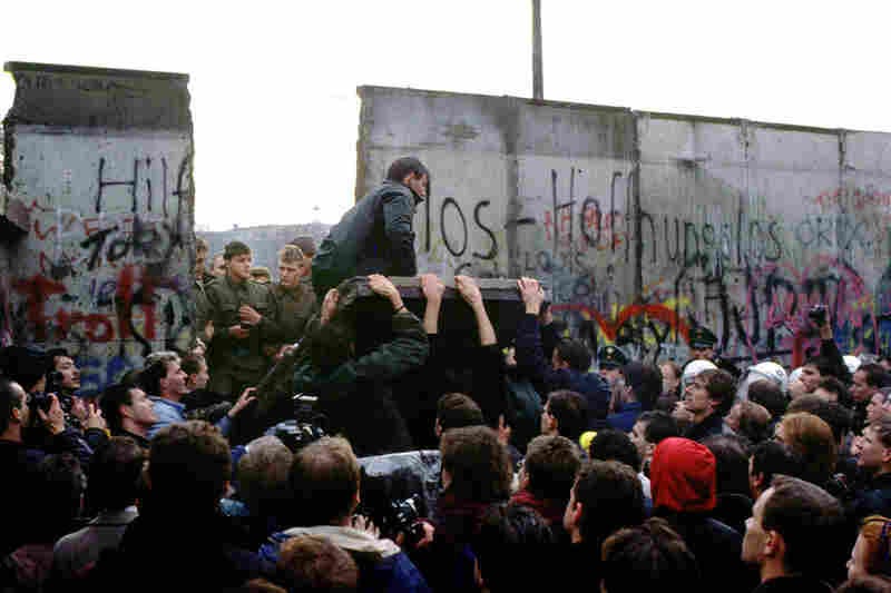Eyewitness To History: The Fall Of The Berlin Wall : NPR