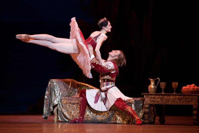 Yulia Stepanova (Medora) and Denis Rodkin (Conrad) © Alice Pennefather Yulia Stepanova (Medora) and Denis Rodkin (Conrad) © Alice Pennefather