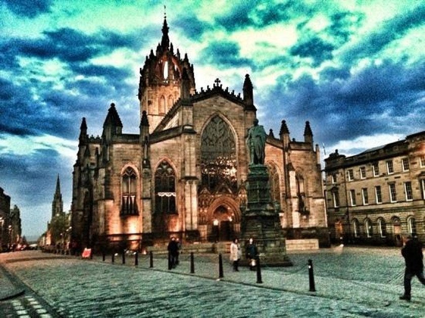 Why is the Royal Mile so famous?