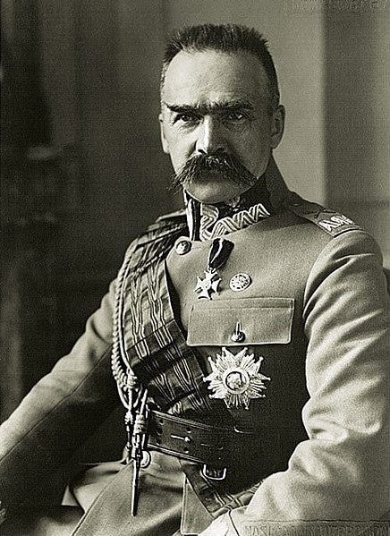 File:Józef Piłsudski (-1930).jpg