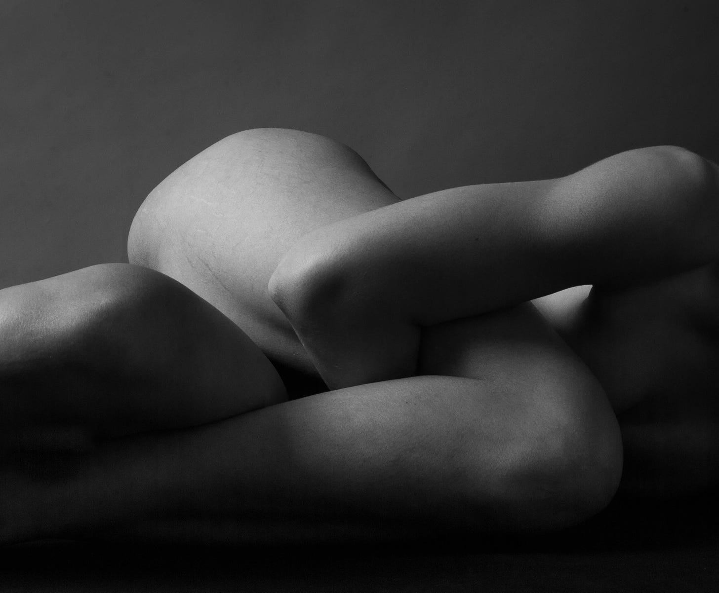 An abstract image of bodies