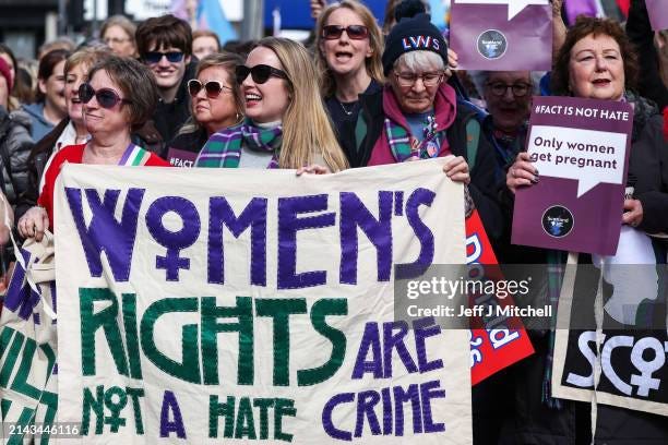 990,056 Woman Speak Stock Photos, High-Res Pictures, and ...