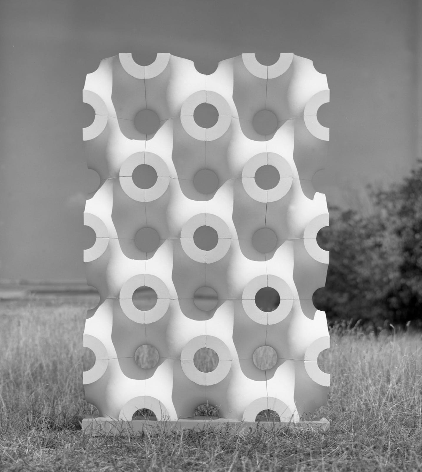 Walter Zeischegg, Wand aus gitterorientierten Elementen, 1960s [© Museum Ulm, HfG-Archiv]