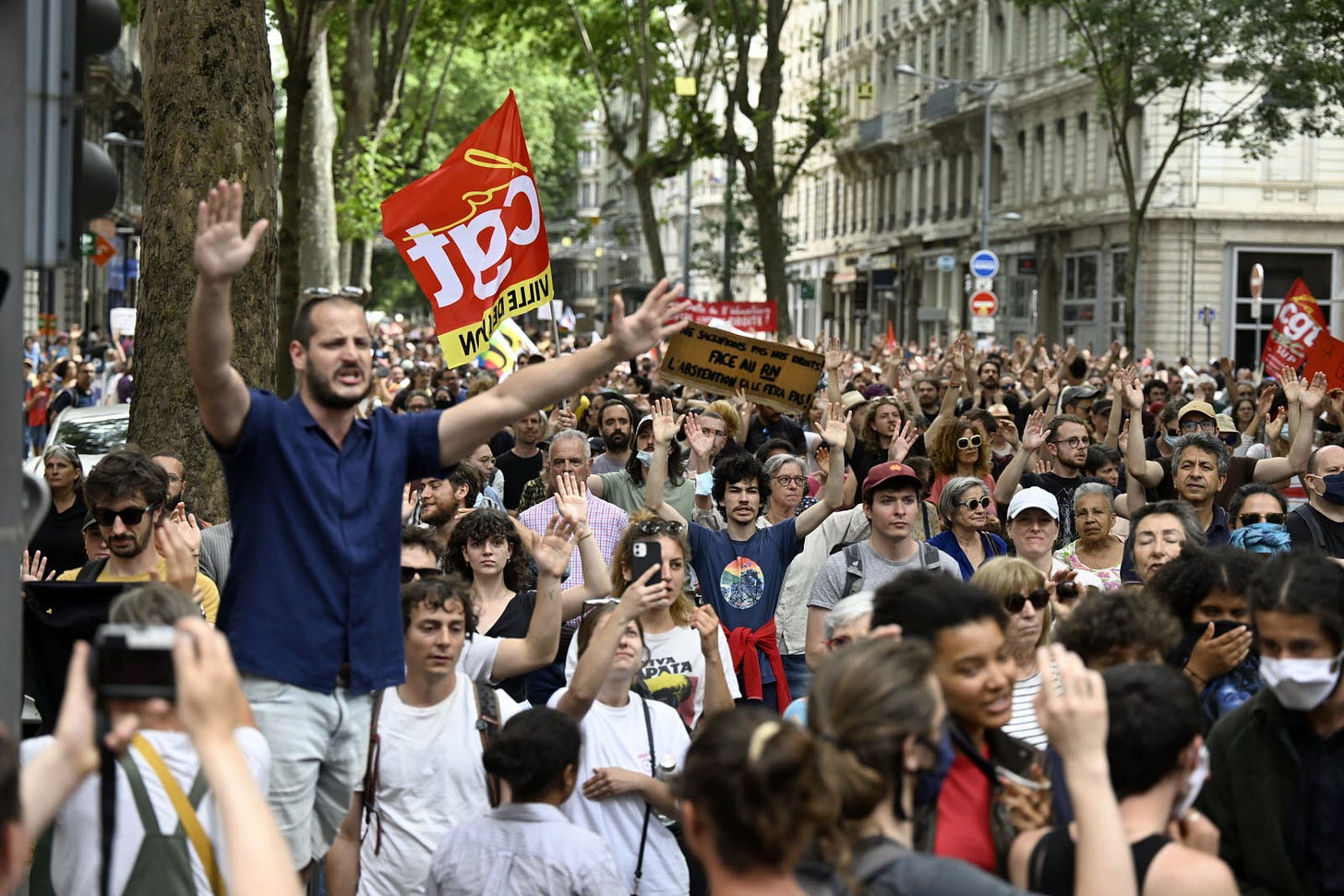 En images. Manifestation contre l'extrême-droite à Lyon : plus de 10 000  personnes ont défilé