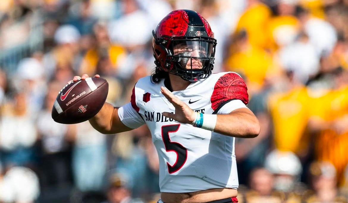 San Diego State quarterback Danny O’Neil has committed to the Wisconsin Badgers