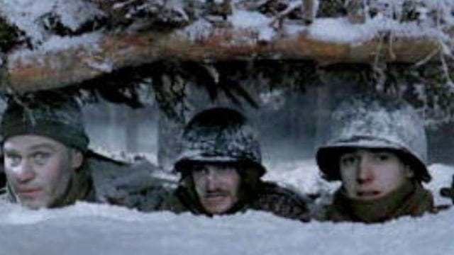 I believe they should add fox holes like these to Bastogne map :  r/HellLetLoose