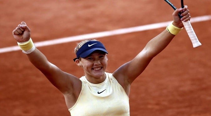 Mirra Andreeva sorprende a Sabalenka para llegar a las semis
