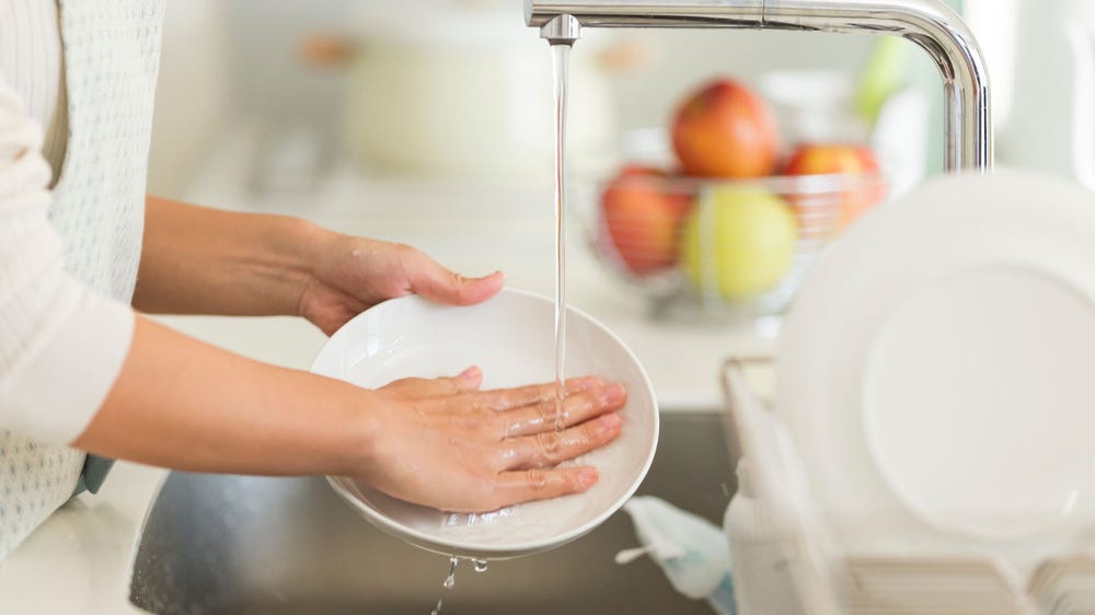 We can practice mindfulness while washing the dishes