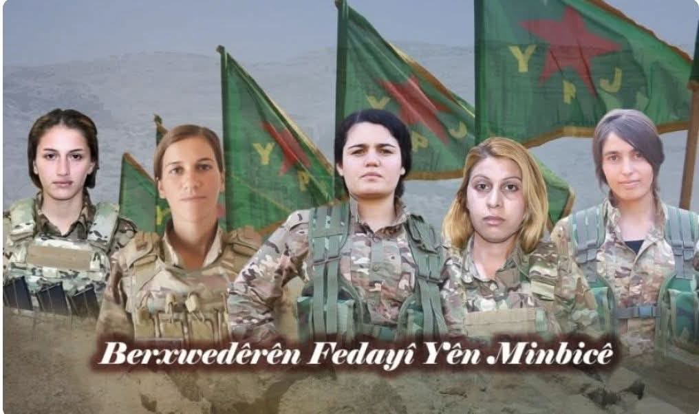A group of women in military uniforms

AI-generated content may be incorrect.