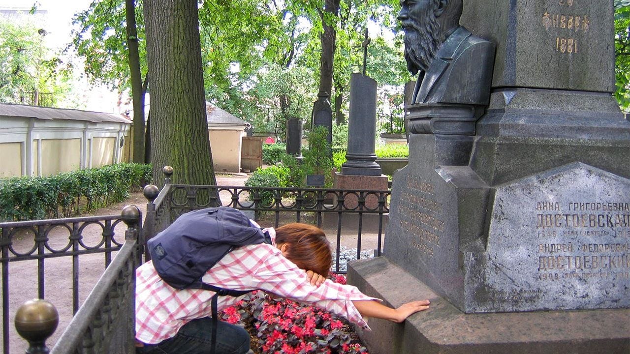 Cryptic Pilgrimage: Japanese Traveler Kajipon Seeing the World One Grave at  a Time | Nippon.com