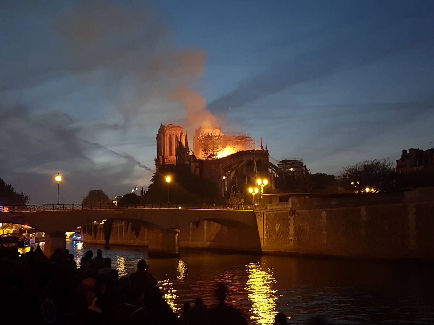 Notre Dame cathedral fire the crucial moment when the towers risked collapse