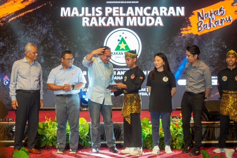 Launching new Rakan Muda phase, PM Anwar says youth frontline against  divisive politics