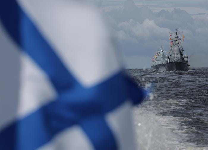 Russian and Chinese warships near Alaska. USA at a loss