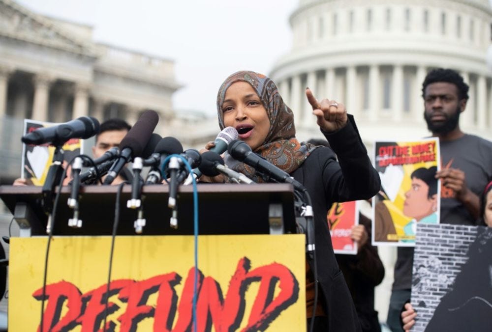 Detractors, Supporters Of Ilhan Omar Protest In New York's Times Square -  I24NEWS