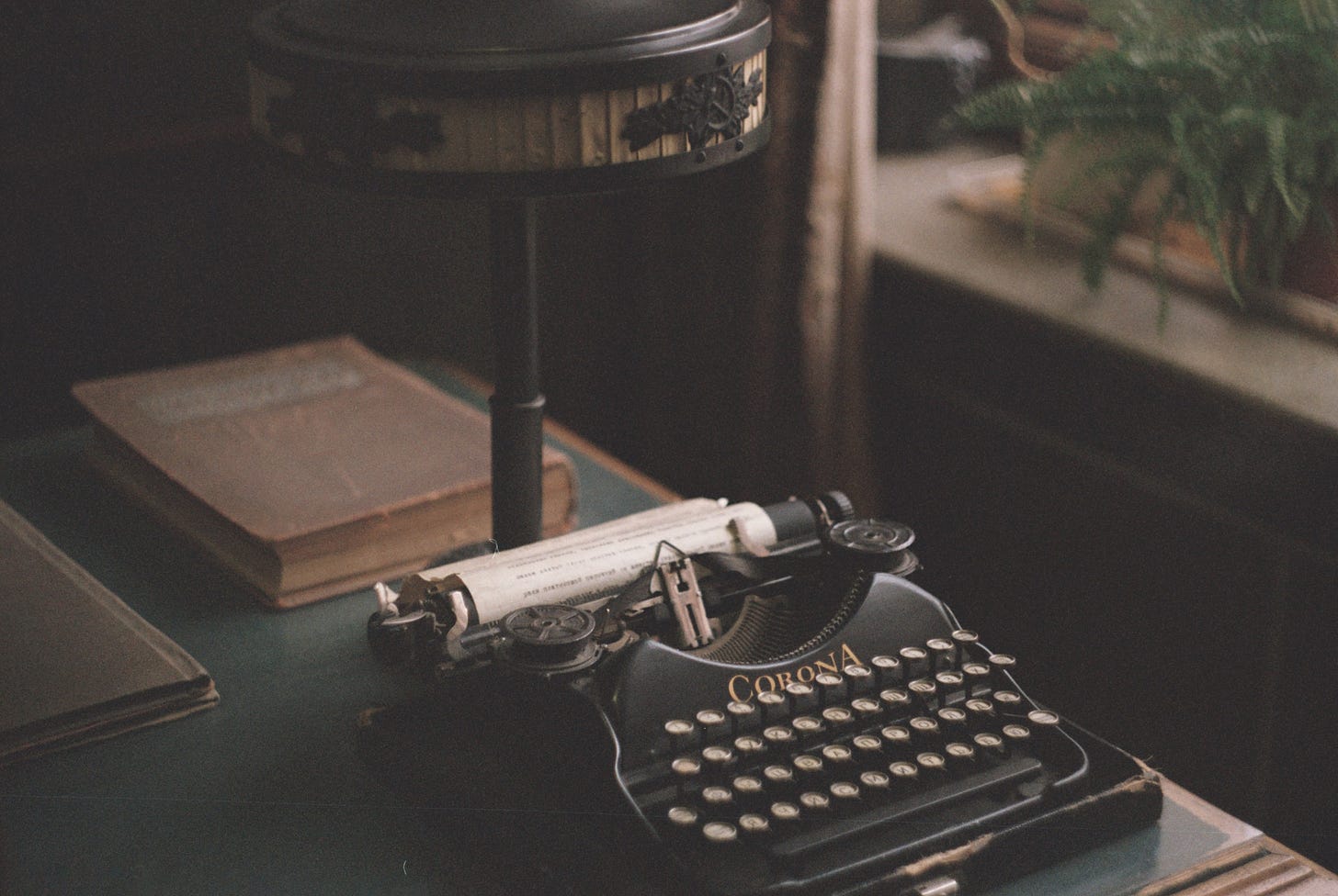 An image of an old typewriter to illustrate Word